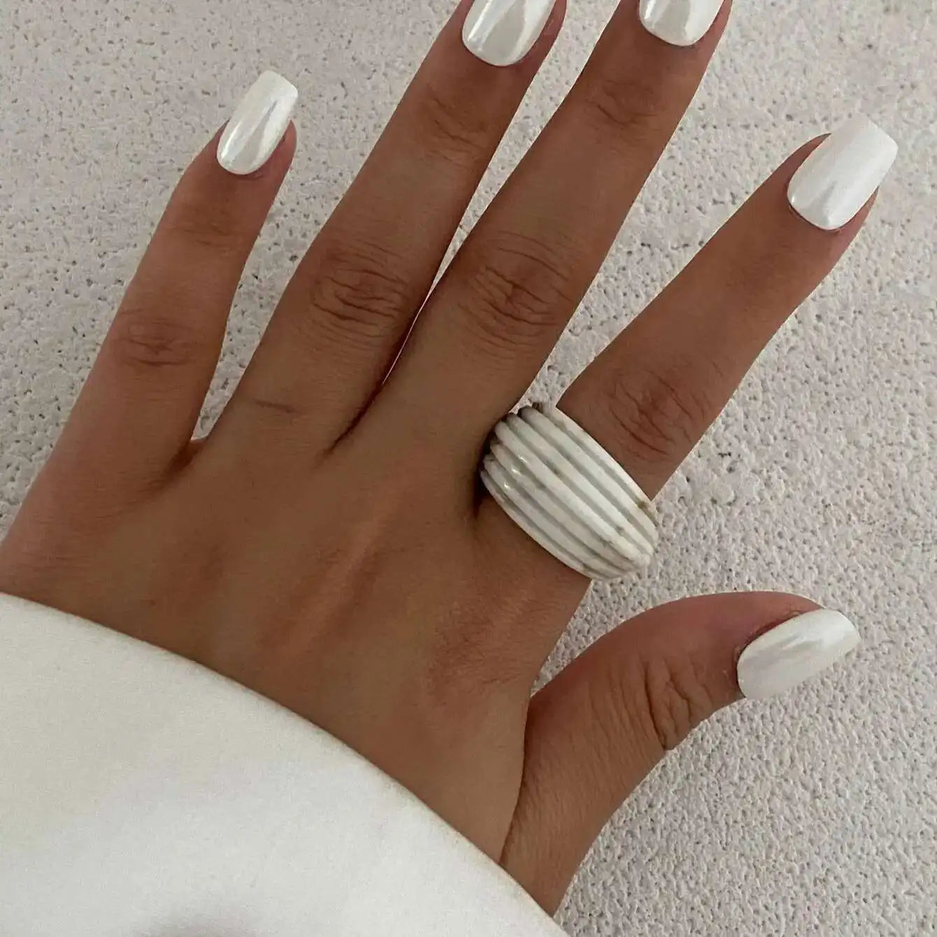 Chic Lines Ring (size 6) - 2 colors - hello baabs 