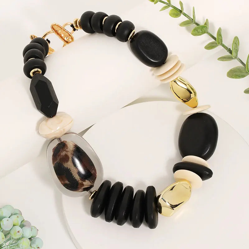 Contrast Couture Necklace - 2 colors - Hello Baabs